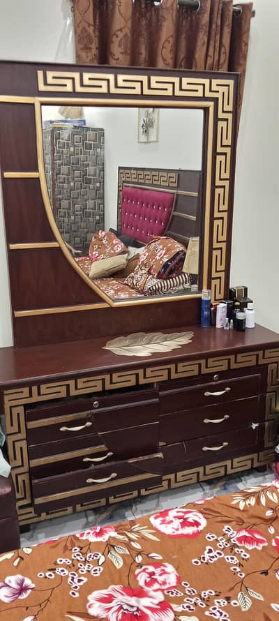 3 years used dressing table