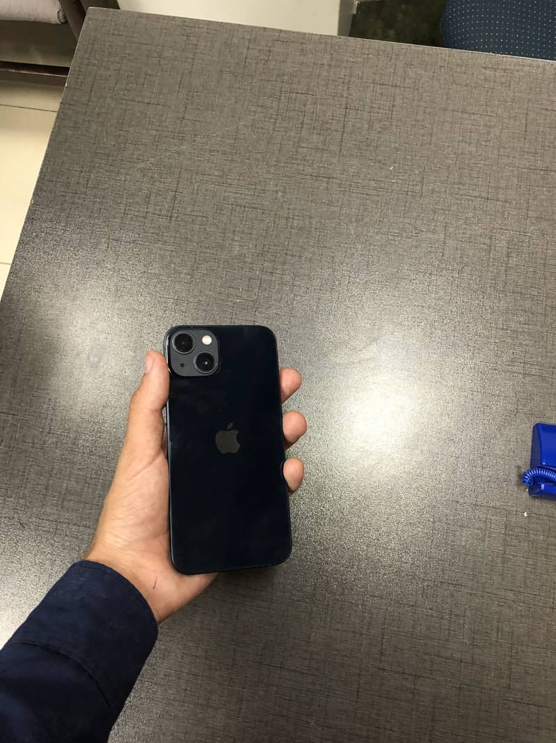 Apple iPhone 13 0