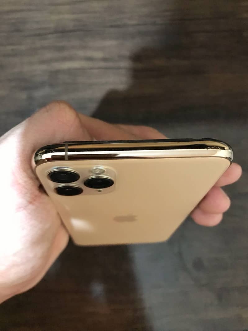 Apple iPhone 11 Pro Max 3