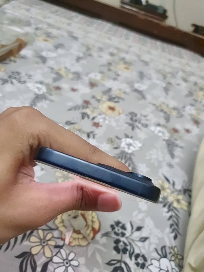 Apple iPhone 15 Pro Max 0