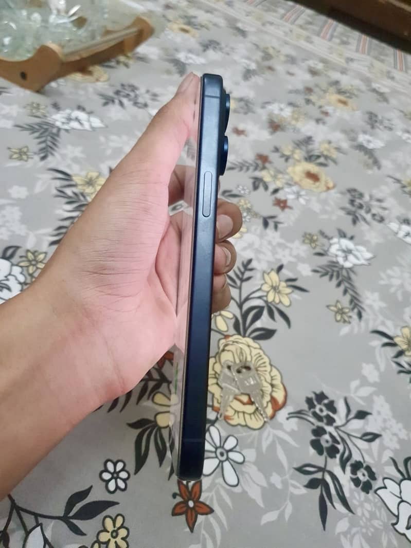 Apple iPhone 15 Pro Max 6