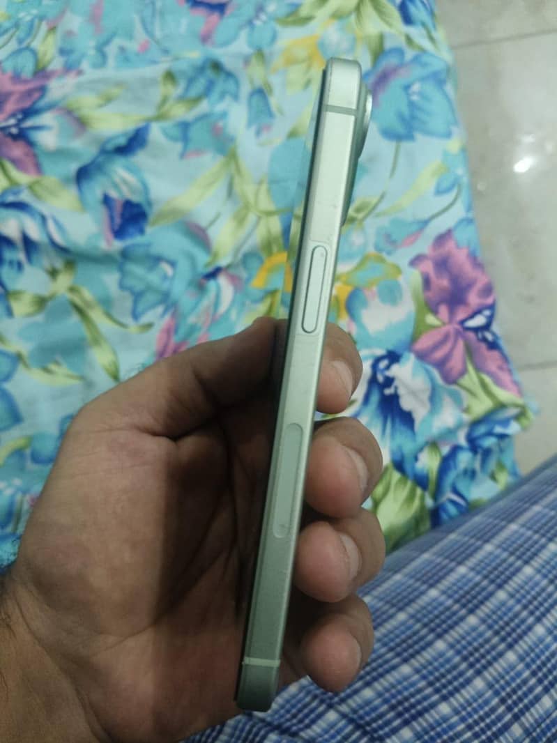 Apple iPhone 15 1