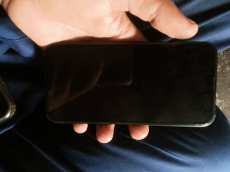Apple iPhone 13 2