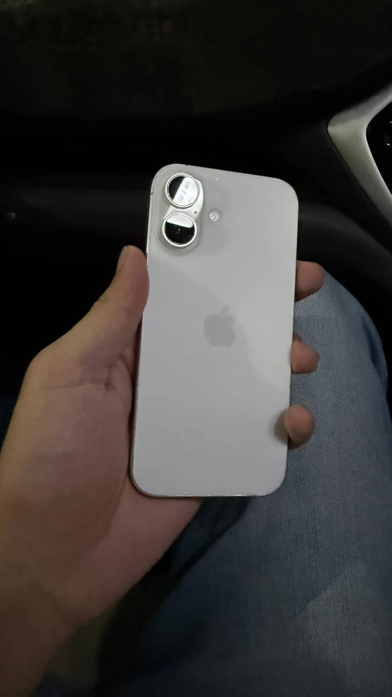 Apple iPhone 16 0