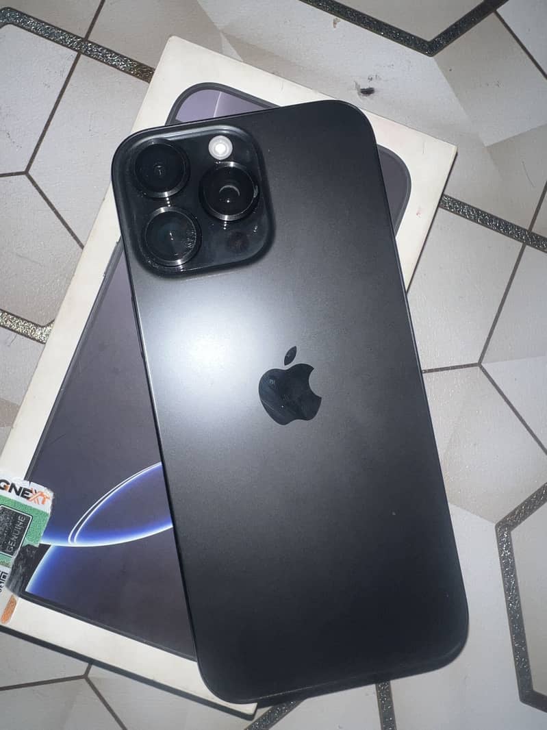 Apple iPhone 16 Pro Max 1