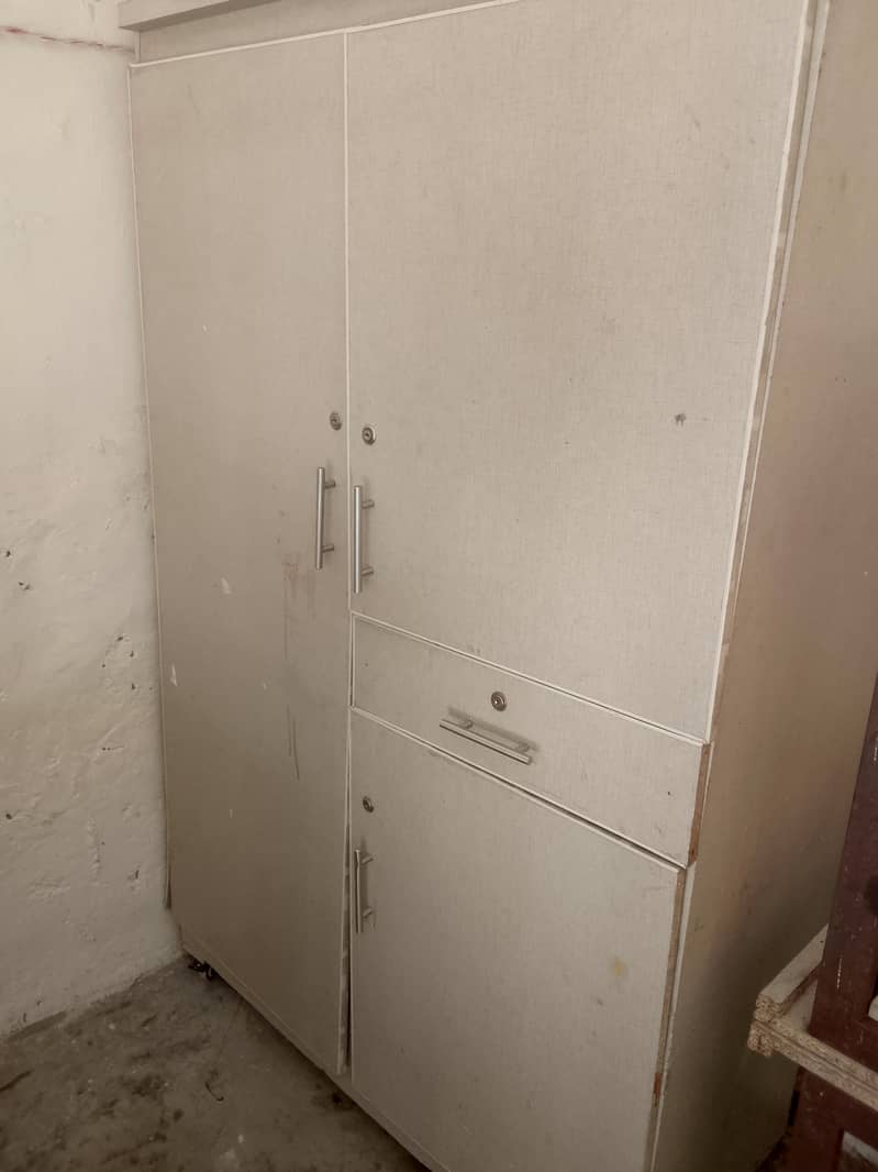 Wardrobe 0
