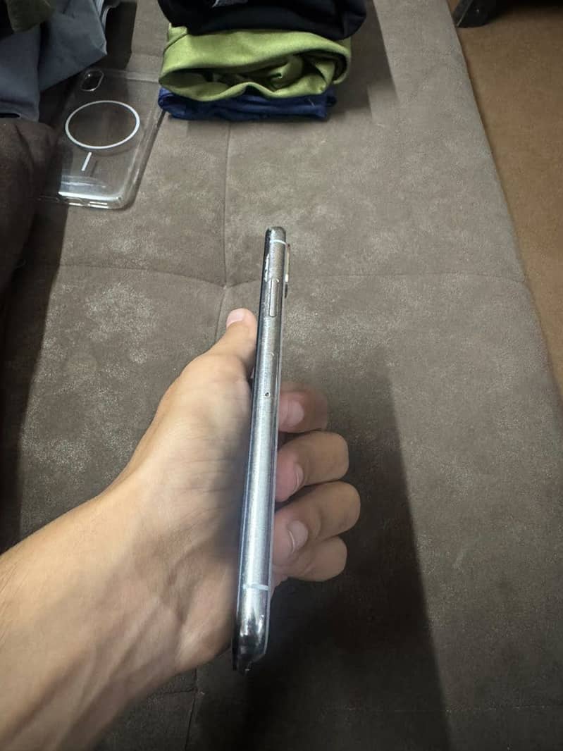 Apple iPhone X 2