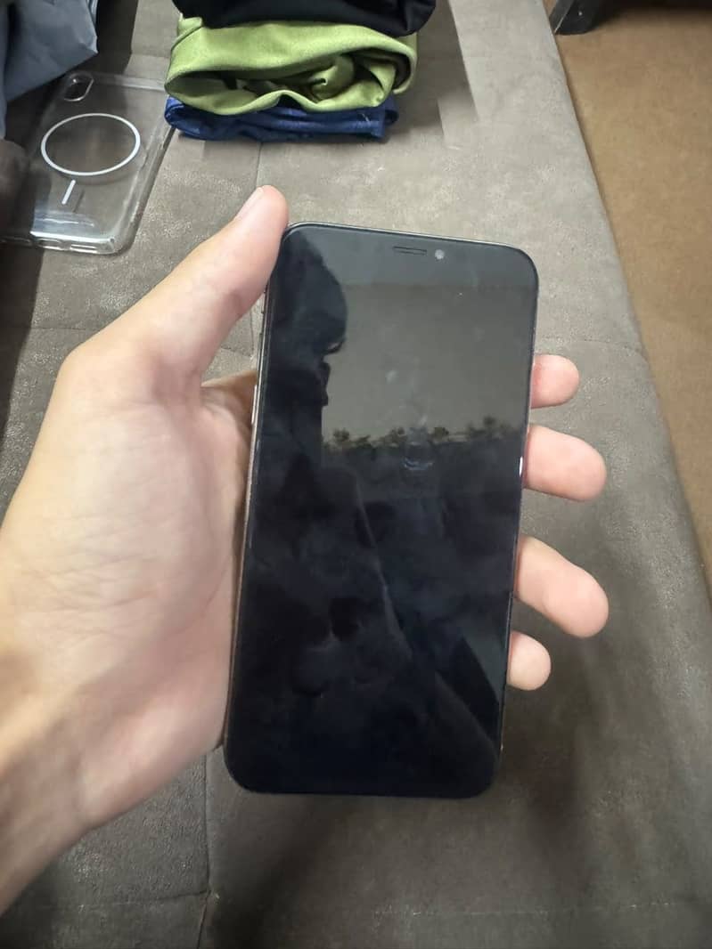 Apple iPhone X 5