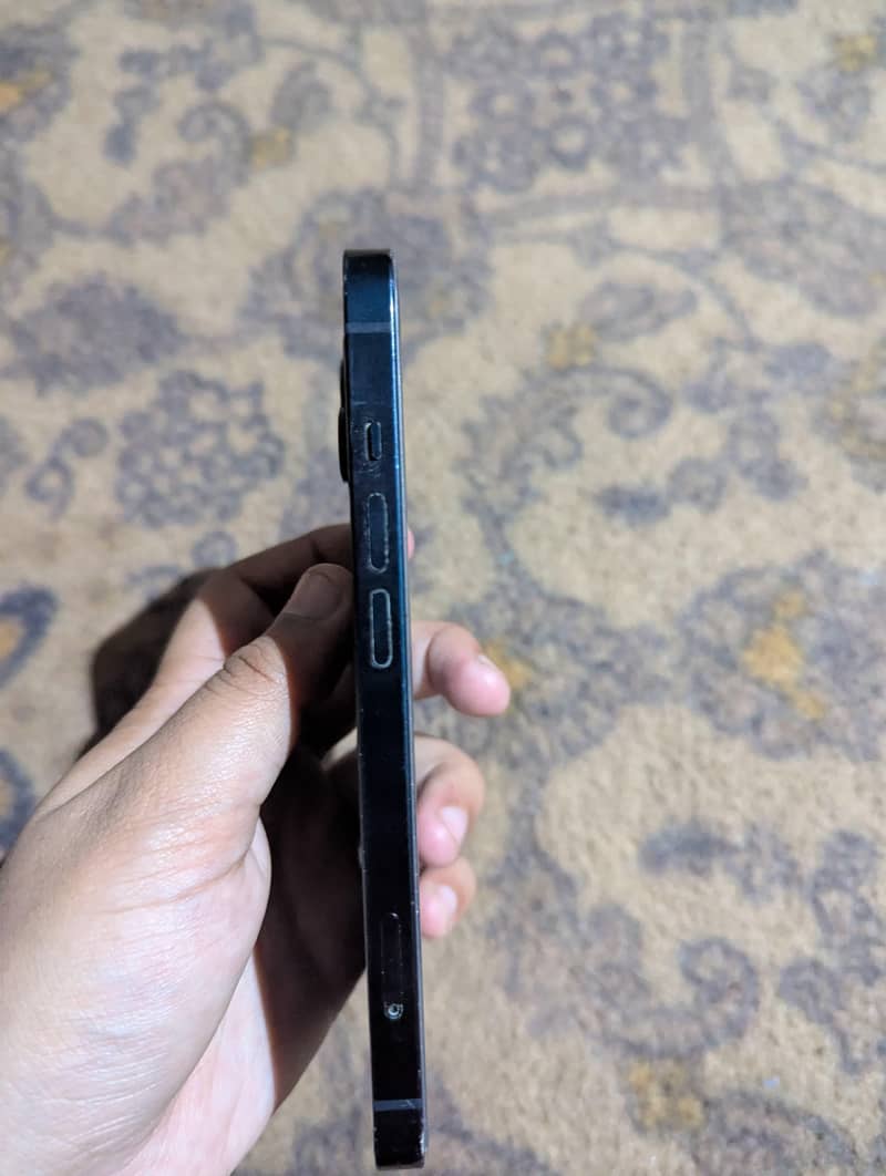 Apple iPhone 14 4