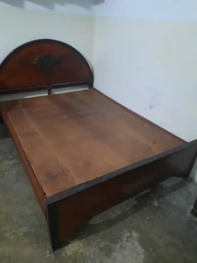 Queen size bed with maitress for sale