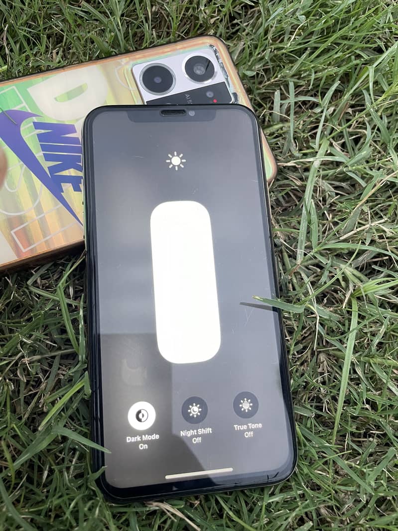 Apple iPhone XS 4