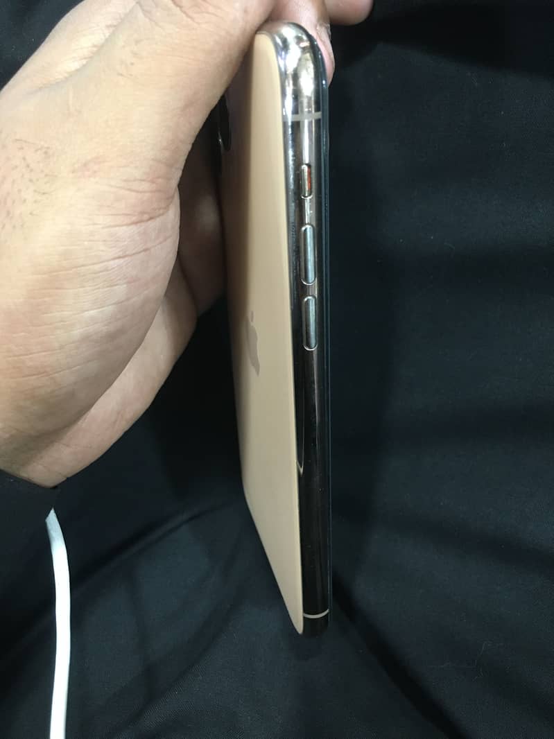 Apple iPhone 11 Pro 2