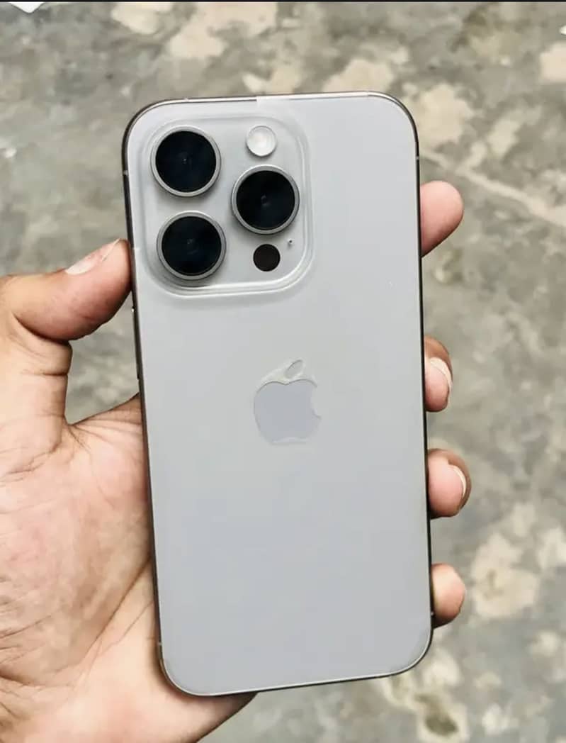 Apple iPhone 15 Pro Max 0