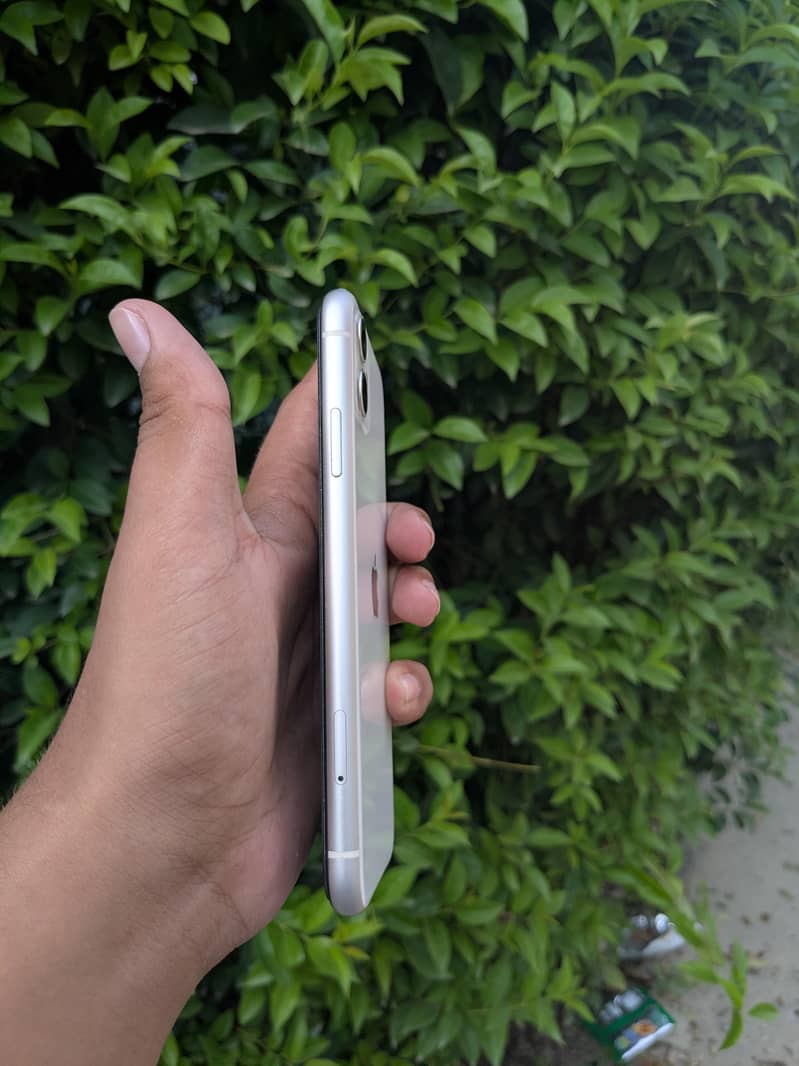 Apple iPhone 11 2