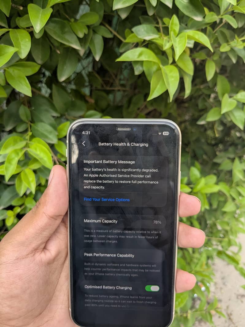 Apple iPhone 11 4