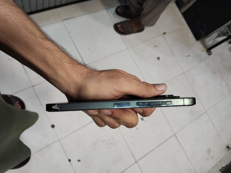 Apple iPhone 13 Pro Max 3