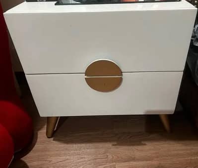 2 Side tables