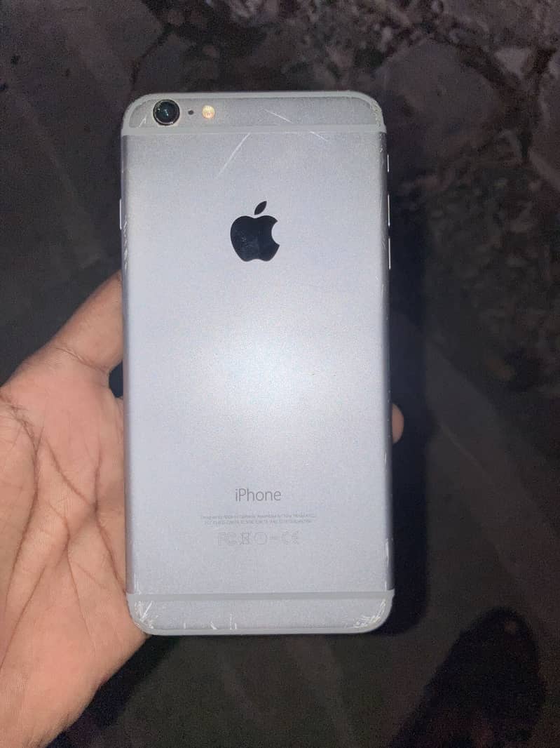 Apple iPhone 6 Plus 1