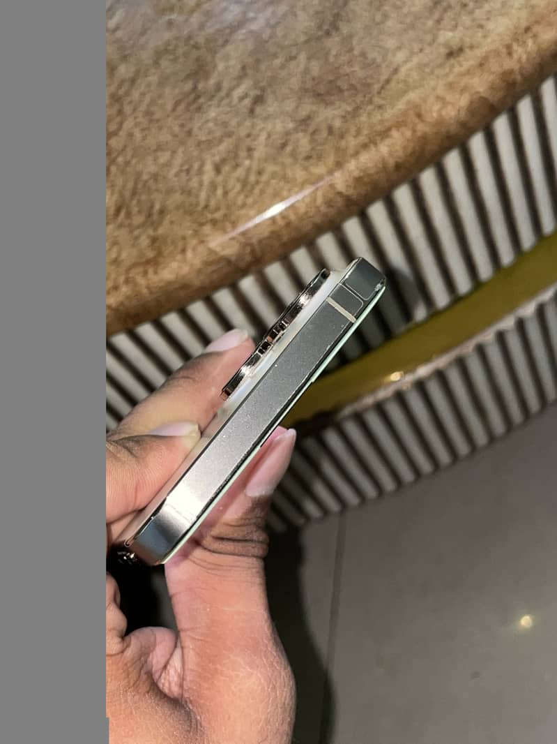 iPhone 14 Pro Max ( FU ) 4