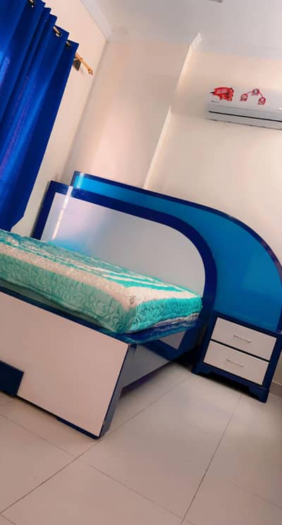 Bed set And dressing table