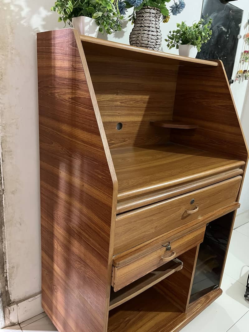 Computer table for sale 0