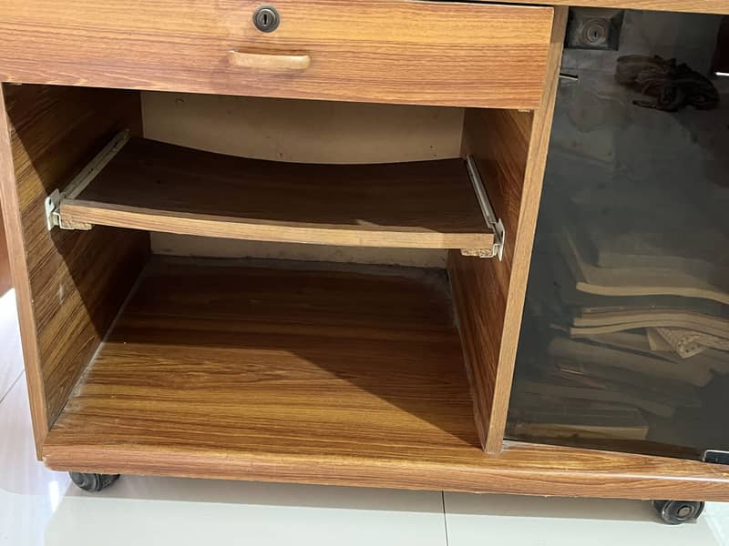Computer table for sale 1