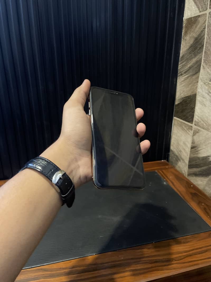 Apple iPhone XS Max 2