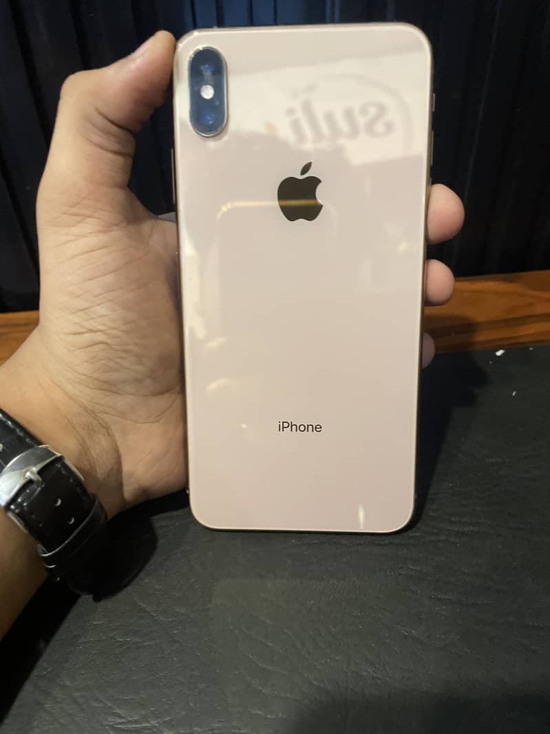 Apple iPhone XS Max 3