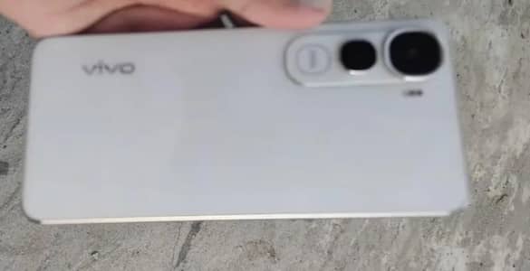 Vivo Y400