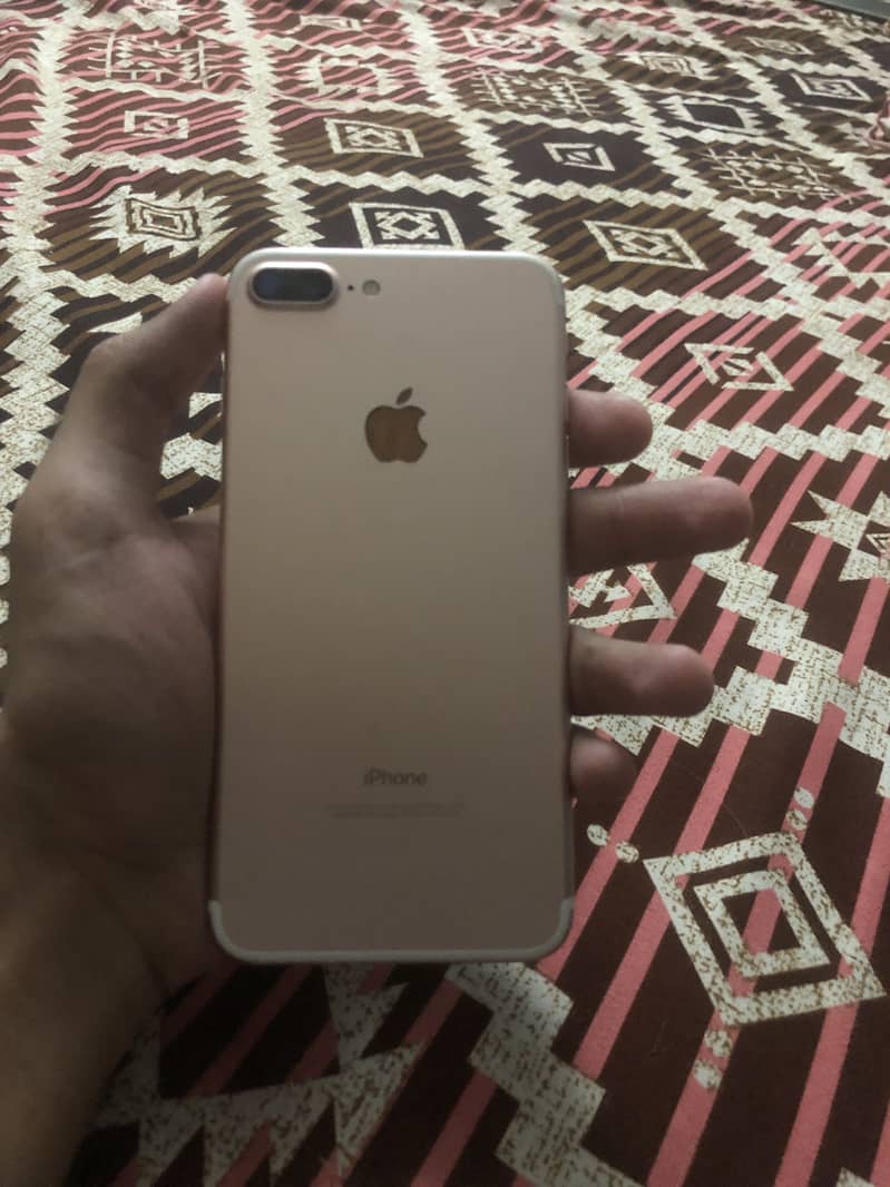 Apple iPhone 7 Plus 2