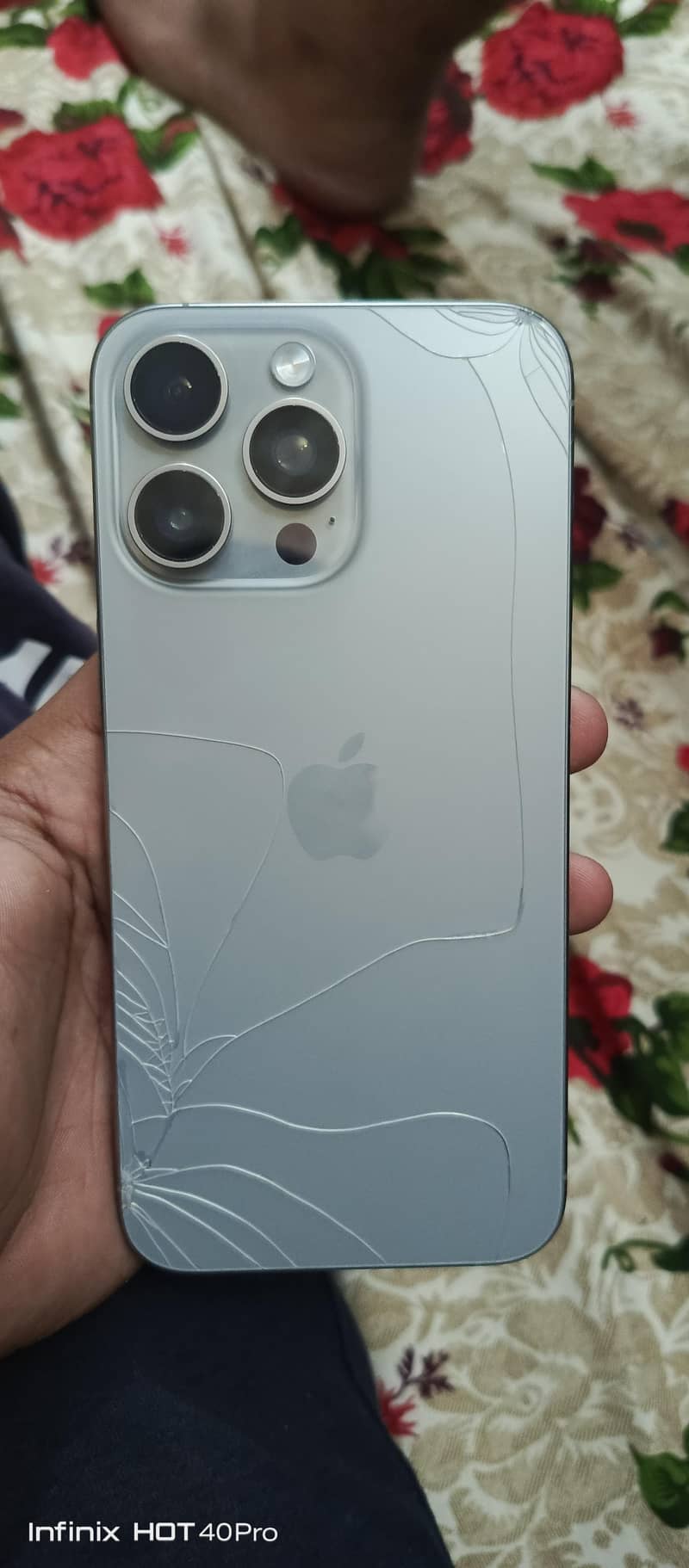 Apple iPhone 15 Pro Max 2