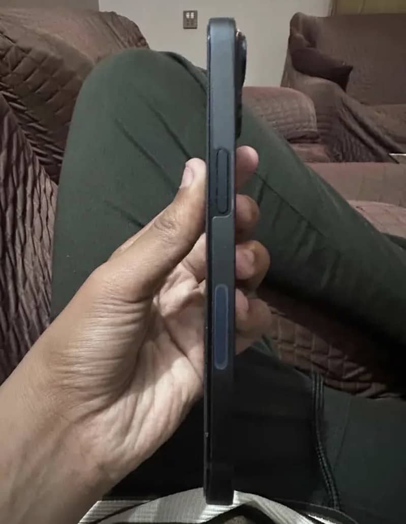 Apple iPhone 14 4