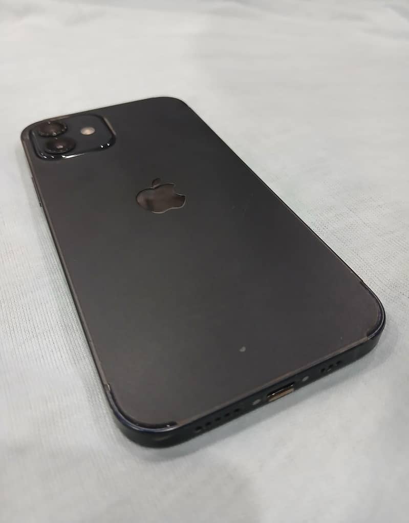 Apple iPhone 12 3