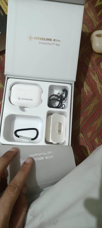 Orignal interlink air pod 2nd generation good battery back up nouce c