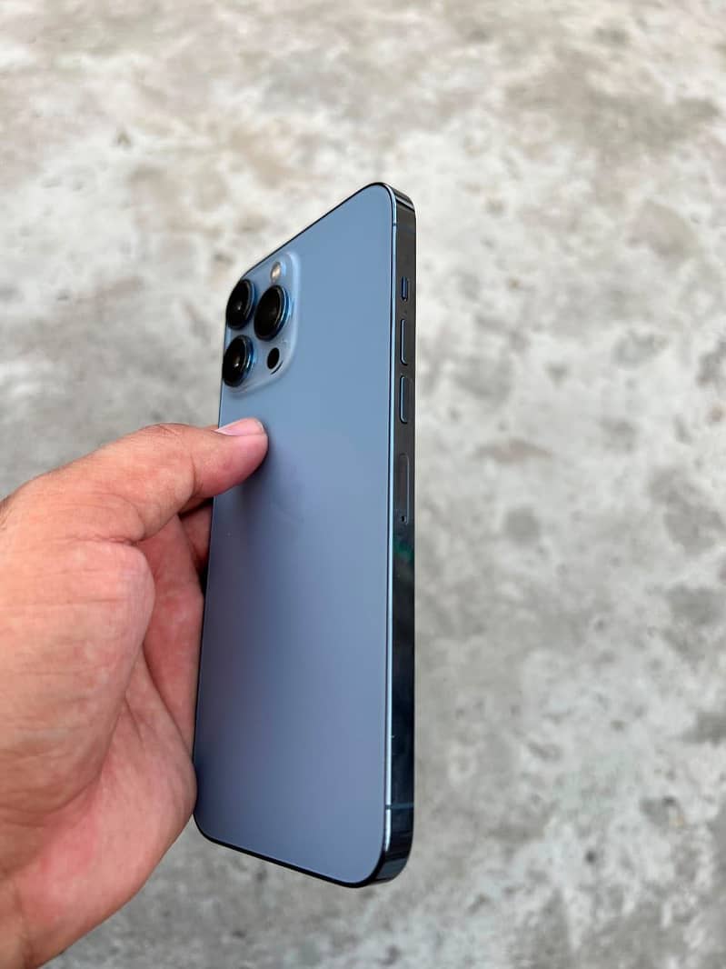 Apple iPhone 13 Pro Max 5
