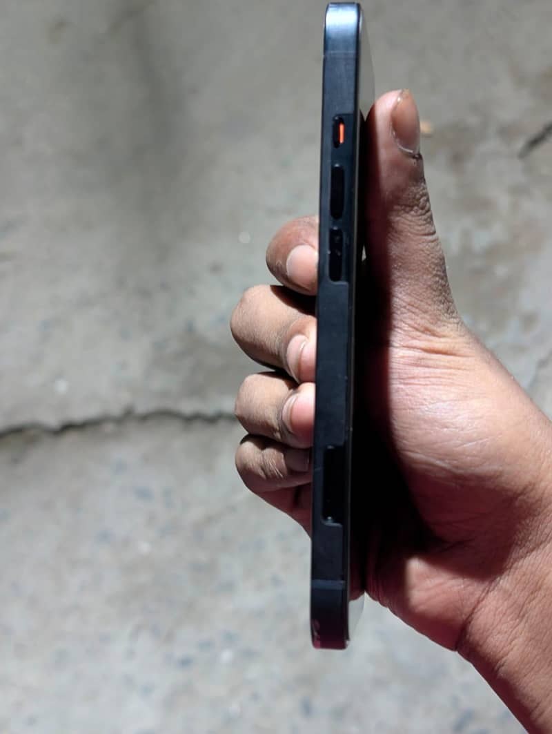 Apple iPhone 13 3