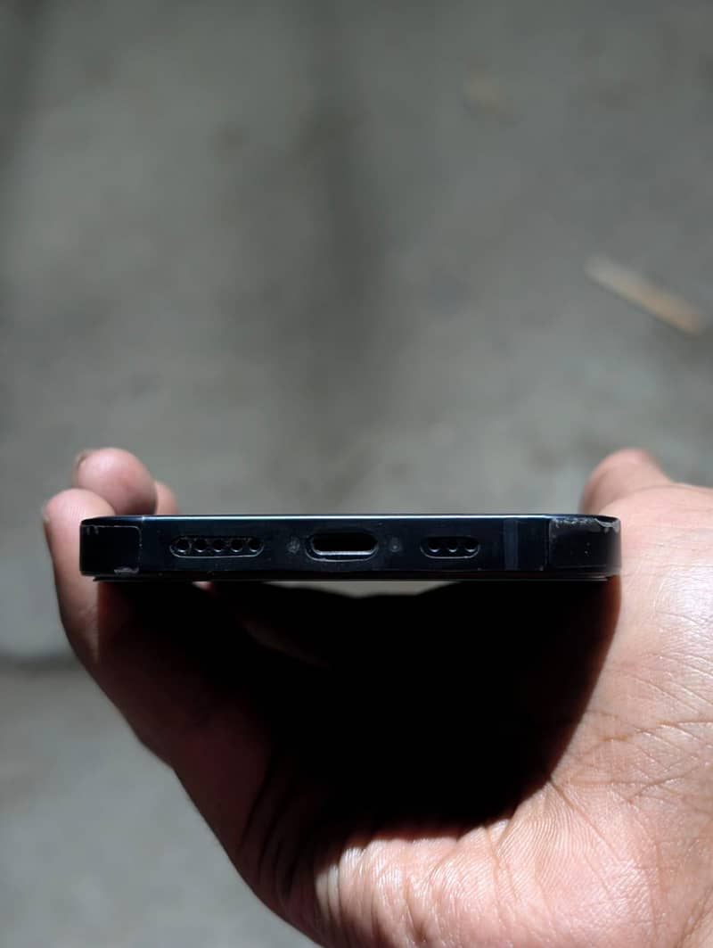Apple iPhone 13 4