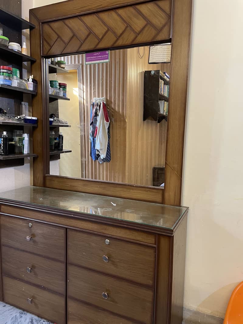 Queen size bed with dressing table 3