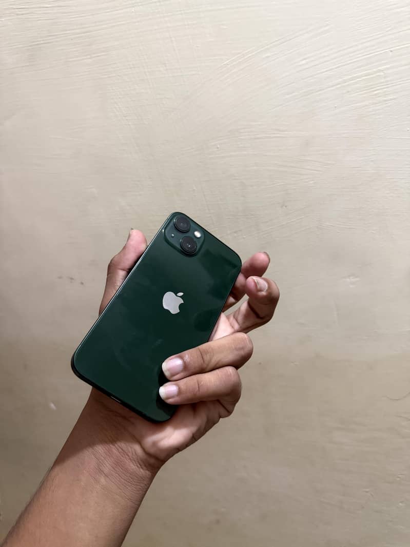 Apple iPhone 13 2