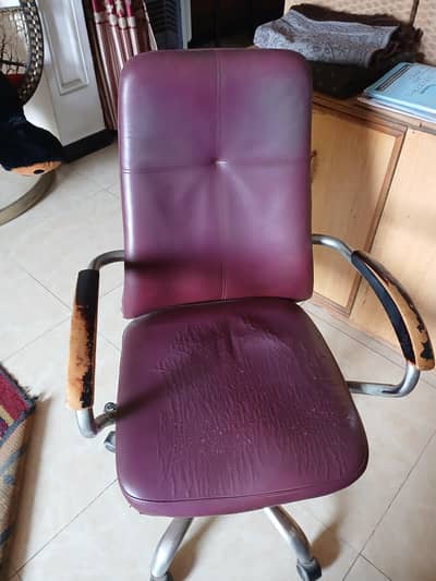 Revolving chair