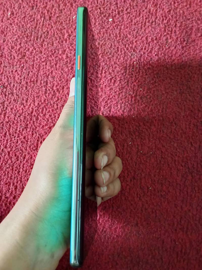 Tecno CAMON 40 Pro 4