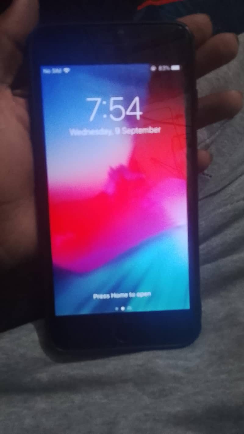 Apple iPhone 6 Plus 1