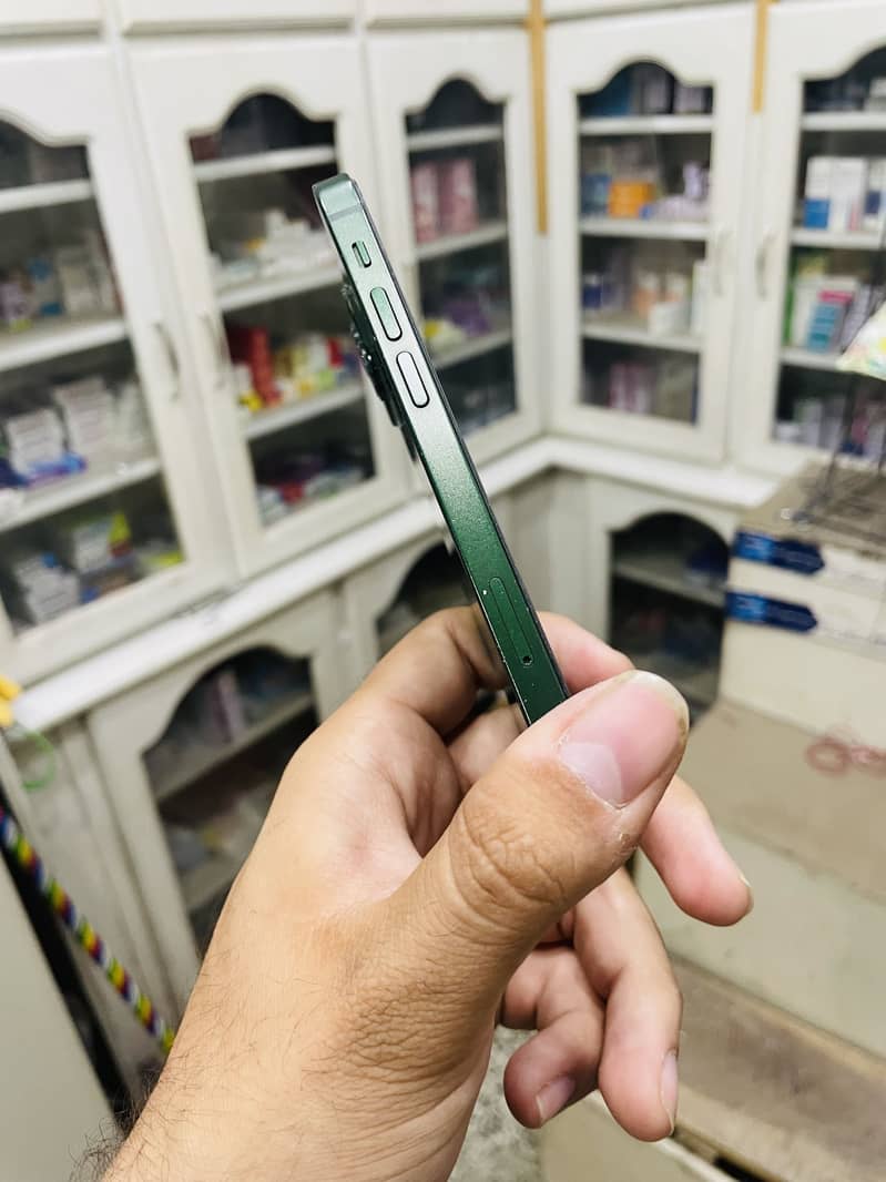 Apple iPhone 13 mini 3