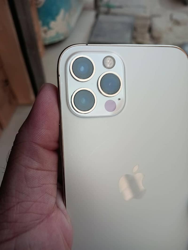 Apple iPhone 12 Pro 4