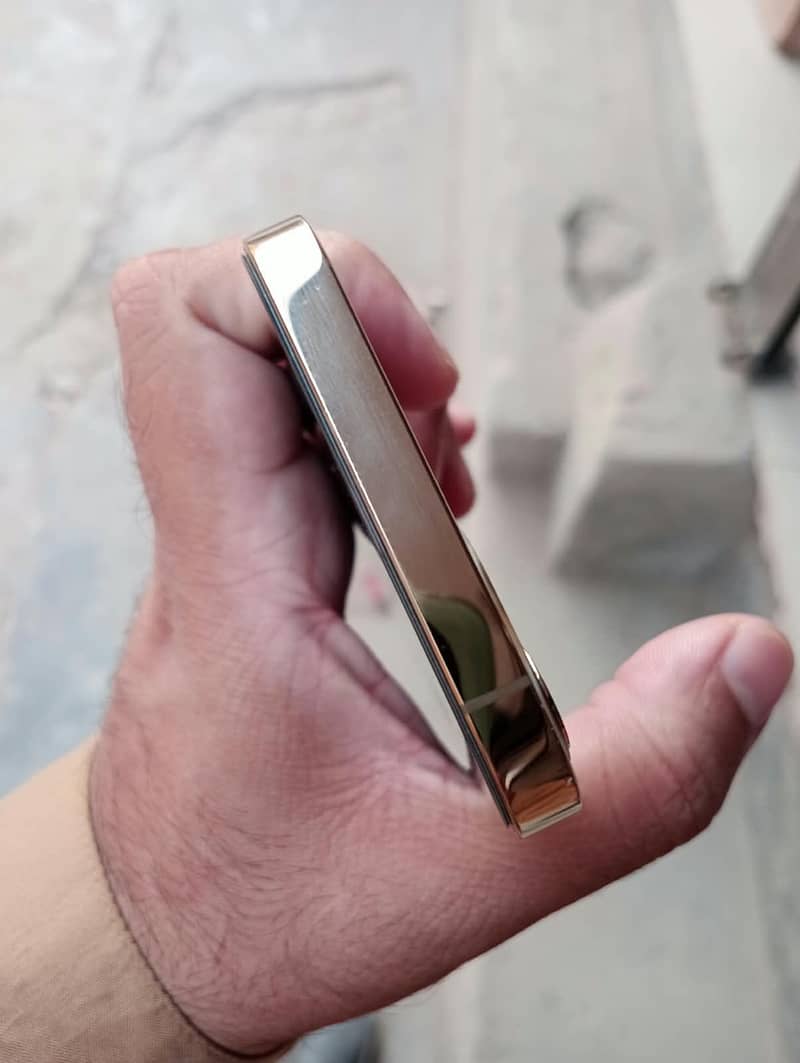 Apple iPhone 12 Pro 6