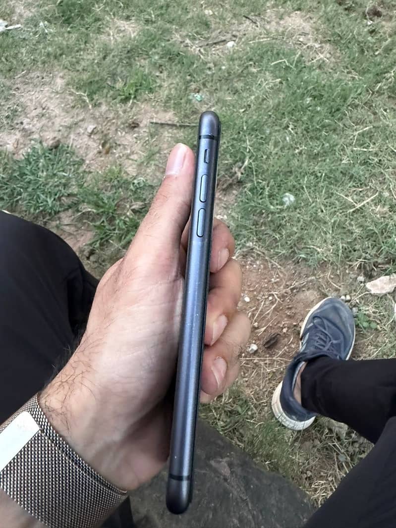 Apple iPhone 11 2