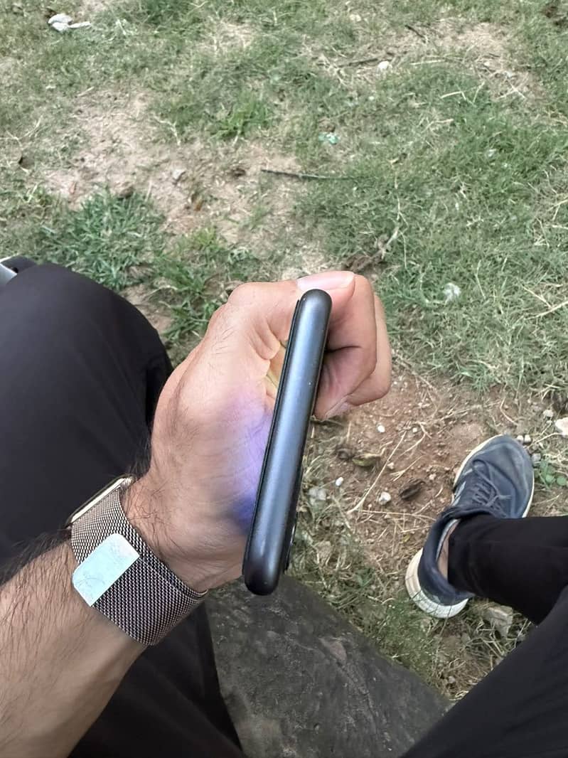 Apple iPhone 11 3
