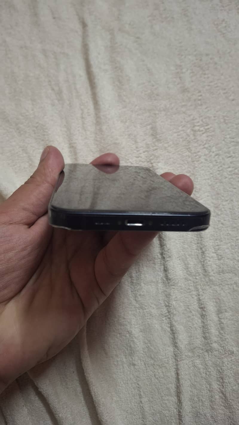 Apple iPhone 13 6