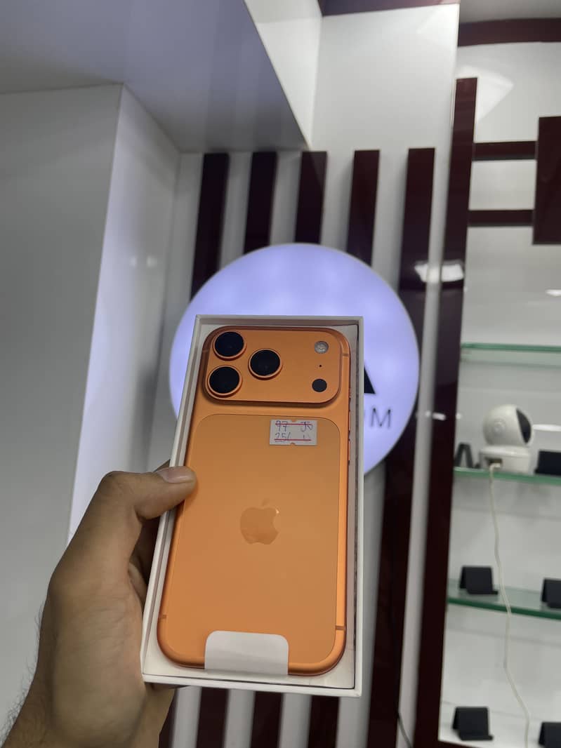 Apple iPhone 17 Pro 0