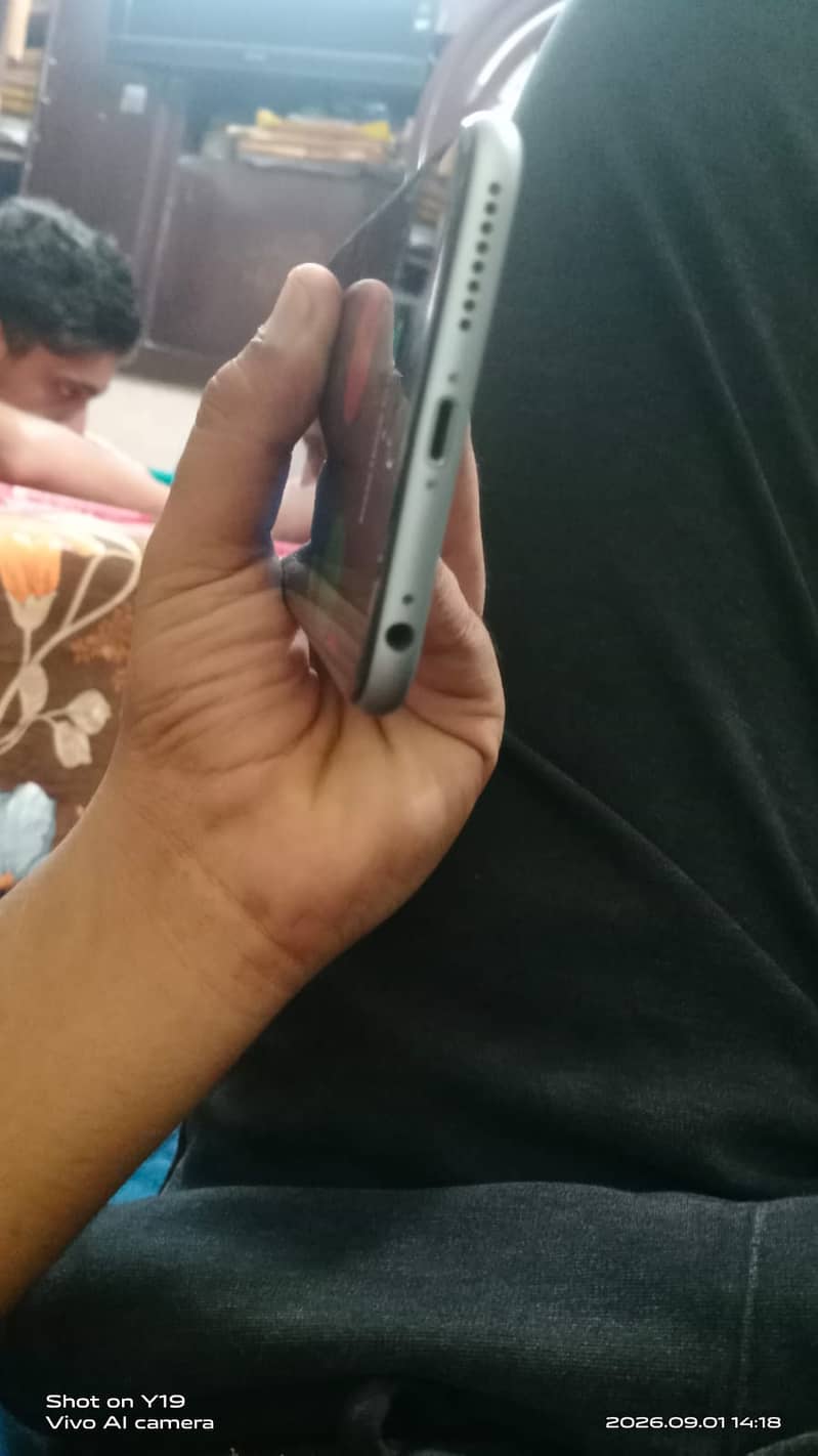 Apple iPhone 6S Plus 3